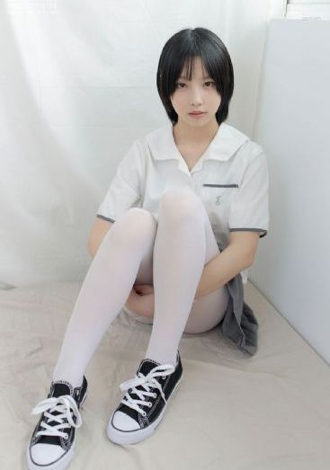 欧美街拍巴宝莉风衣_HD免费观看视频